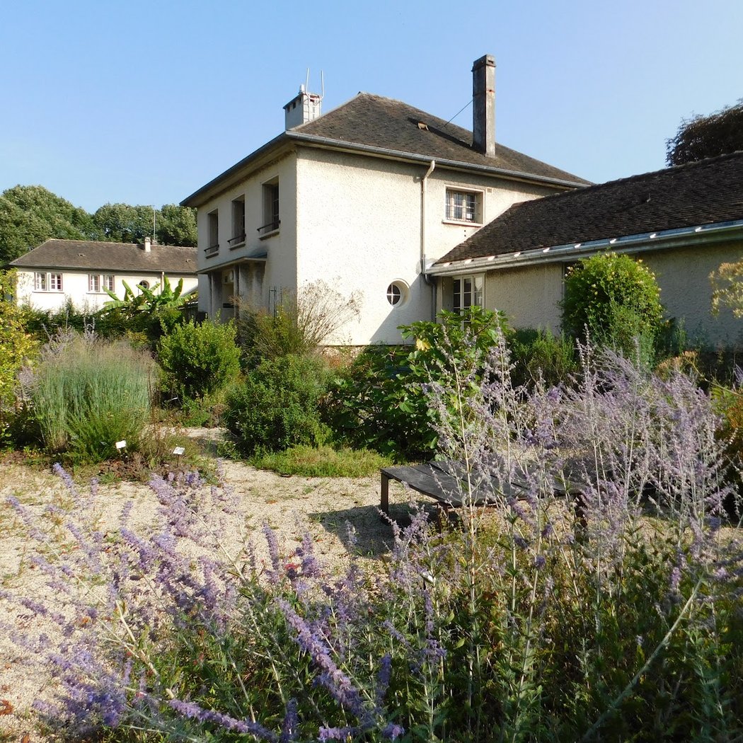 Bibliothèque de l'Ecole Du Breuil 1